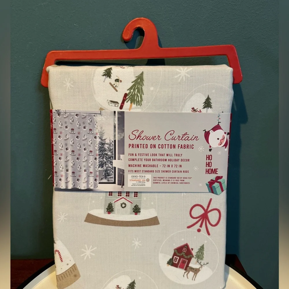 NWT Snowglobe pattern Christmas cotton blend shower curtain 72”x72”